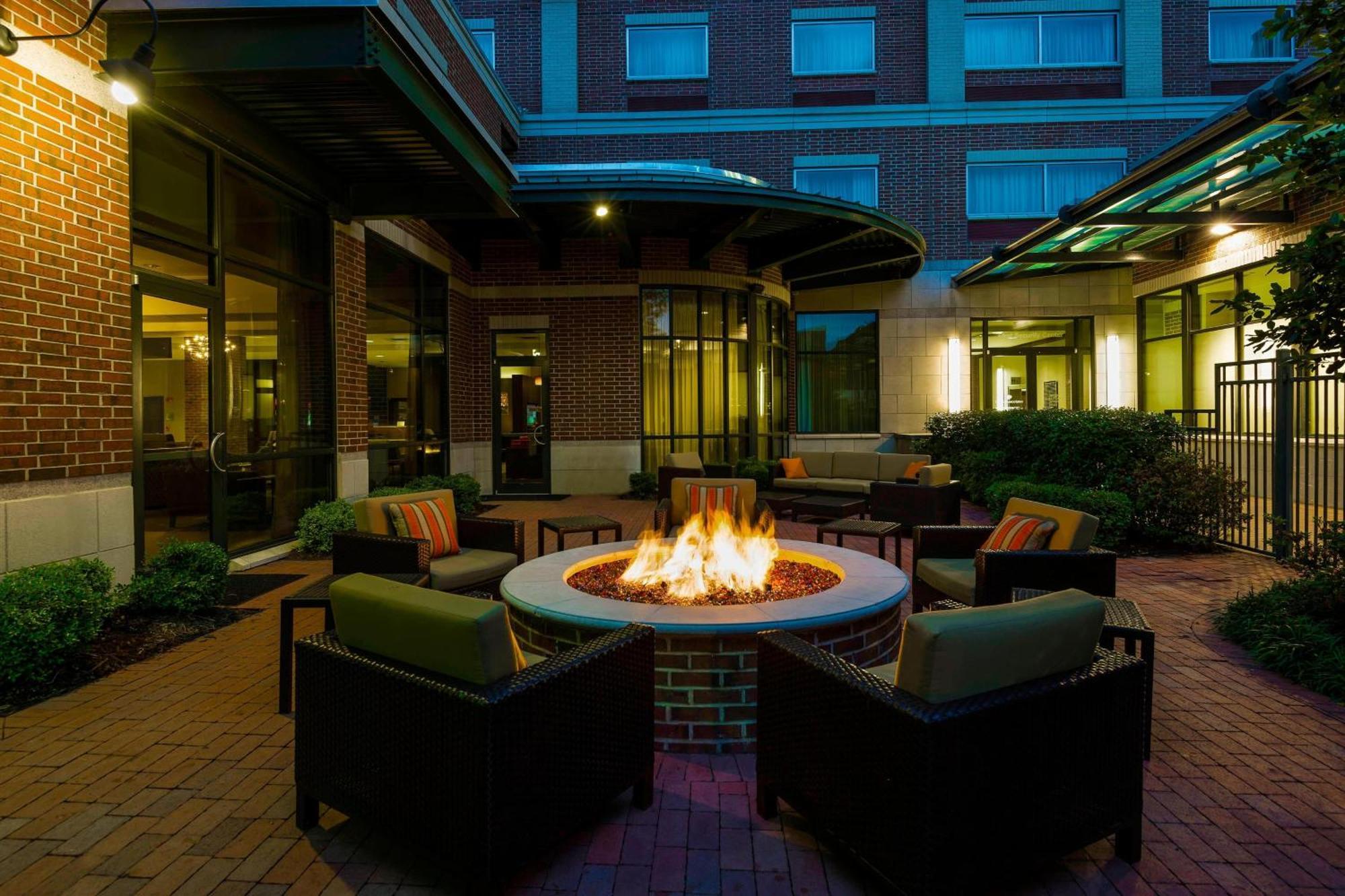 Courtyard By Marriott Little Rock Downtown Exterior foto