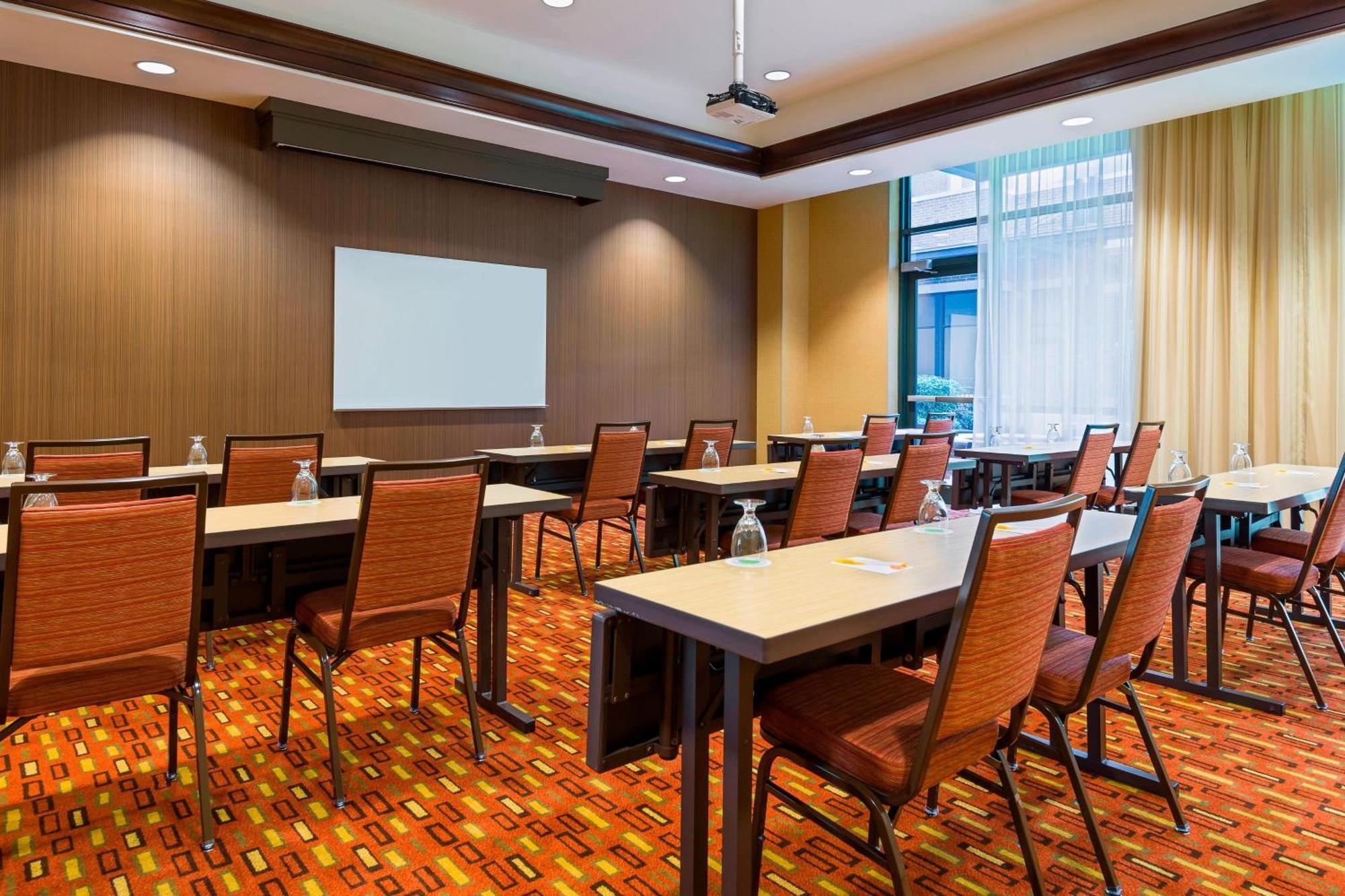 Courtyard By Marriott Little Rock Downtown Exterior foto