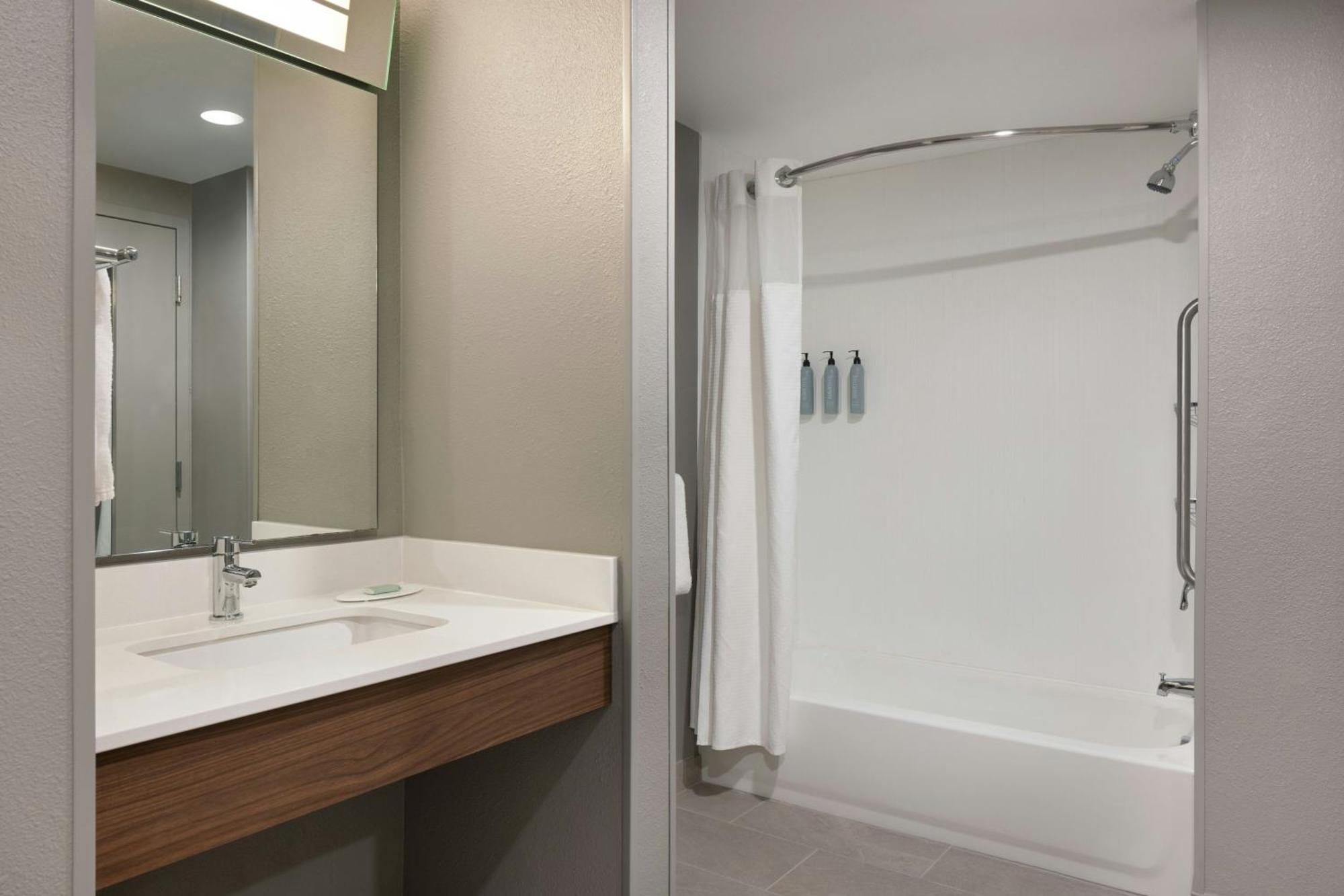 Courtyard By Marriott Little Rock Downtown Exterior foto