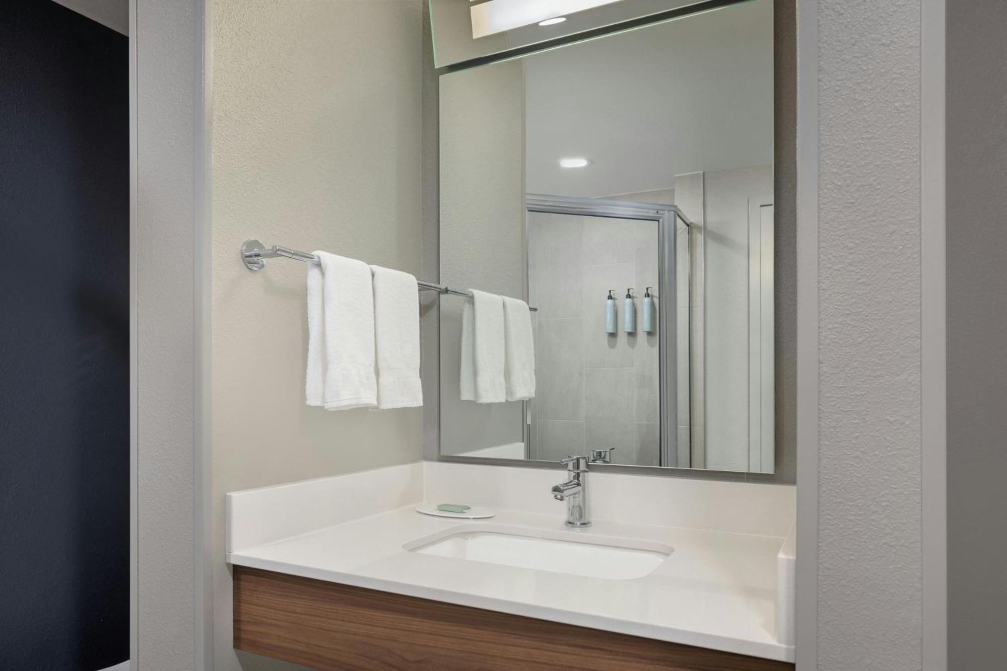 Courtyard By Marriott Little Rock Downtown Exterior foto