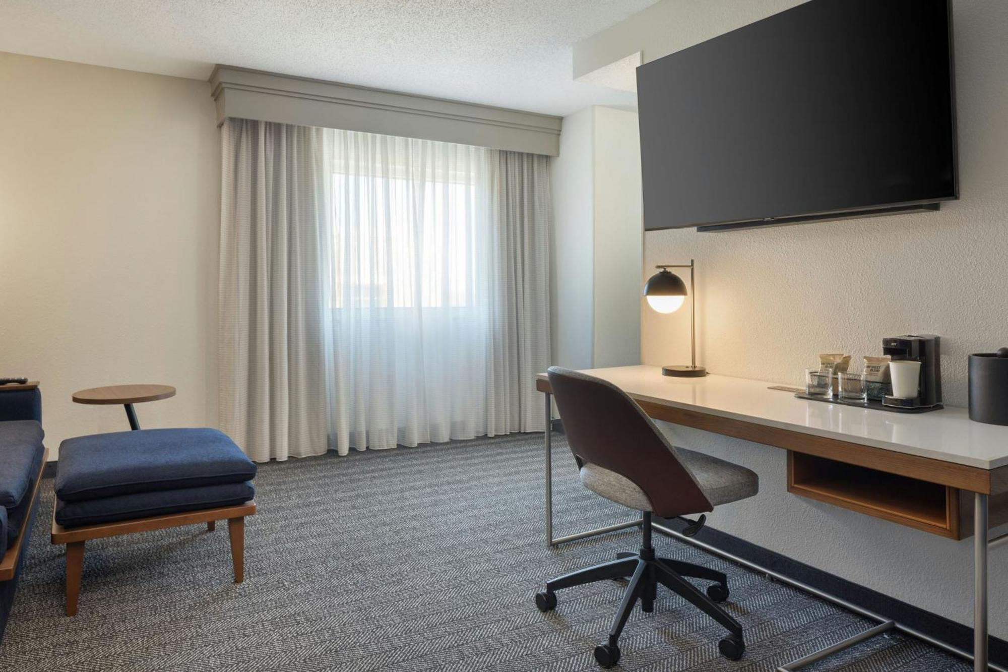 Courtyard By Marriott Little Rock Downtown Exterior foto